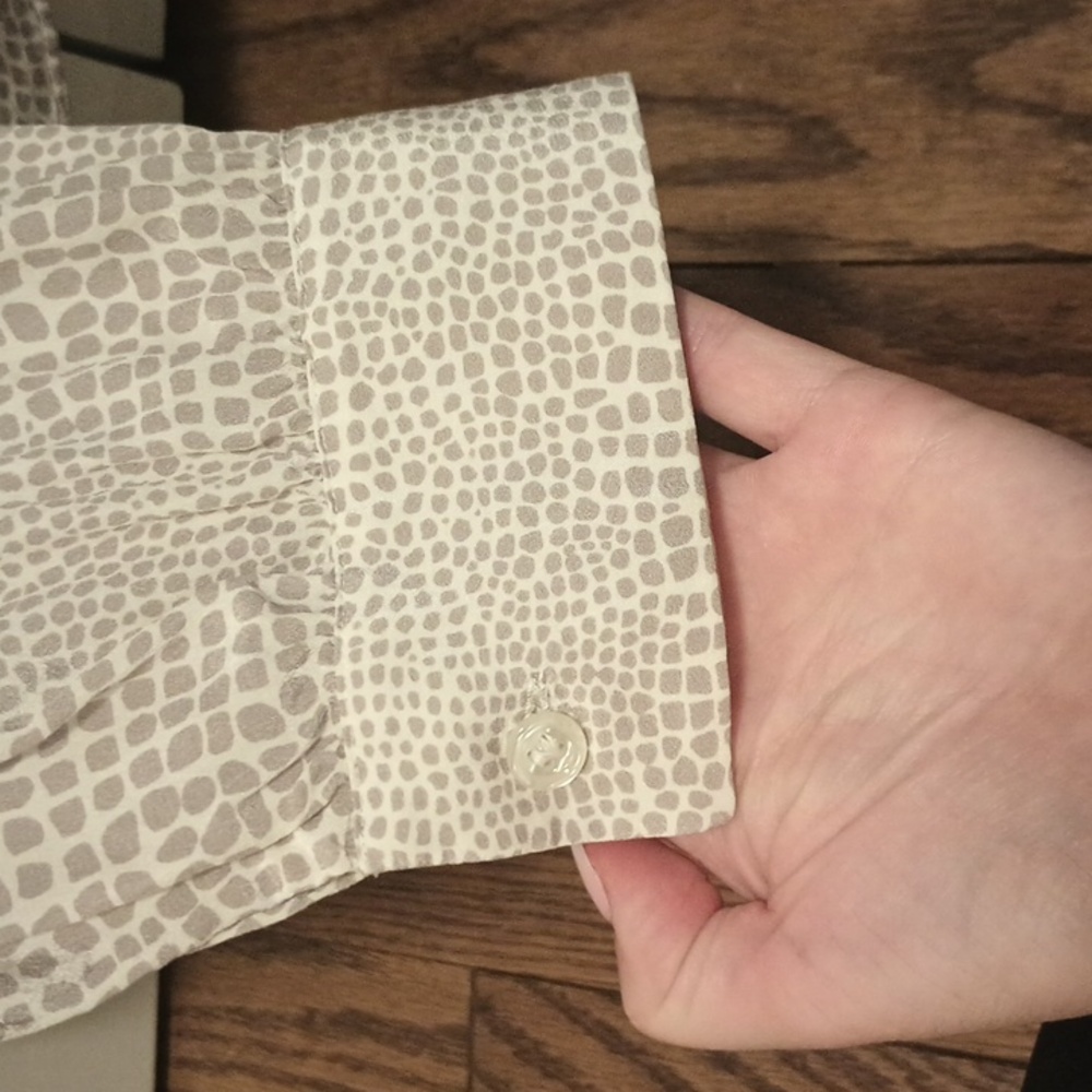 Boss Beige Patterned Blouse - Picture 4 of 5